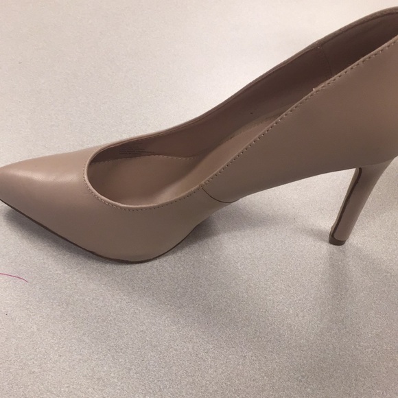 BCBG Heels - Picture 2 of 6